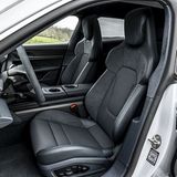 Die Sitzposition ist etwas hoch, aber die Sitze sind ausgezeichnet