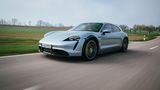 Der Norm-Durchschnittsverbrauch des Porsche Taycan Cross Turismo Turbo S beläuft sich auf 26,4 kWh/100 km