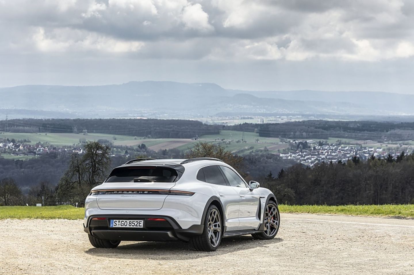 Porsche Taycan Cross Turismo