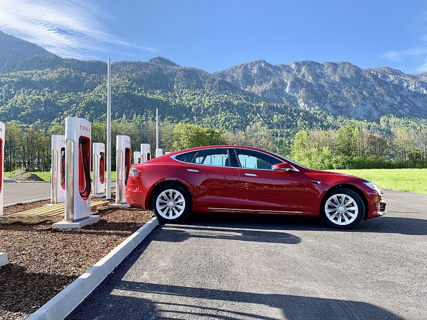 Tesla Lader Flachau