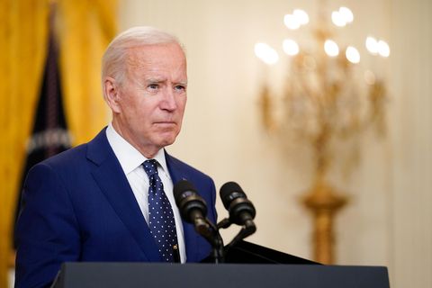 USA, Washington: Joe Biden, Präsident der USA, spricht im East Room des Weißen Hauses
