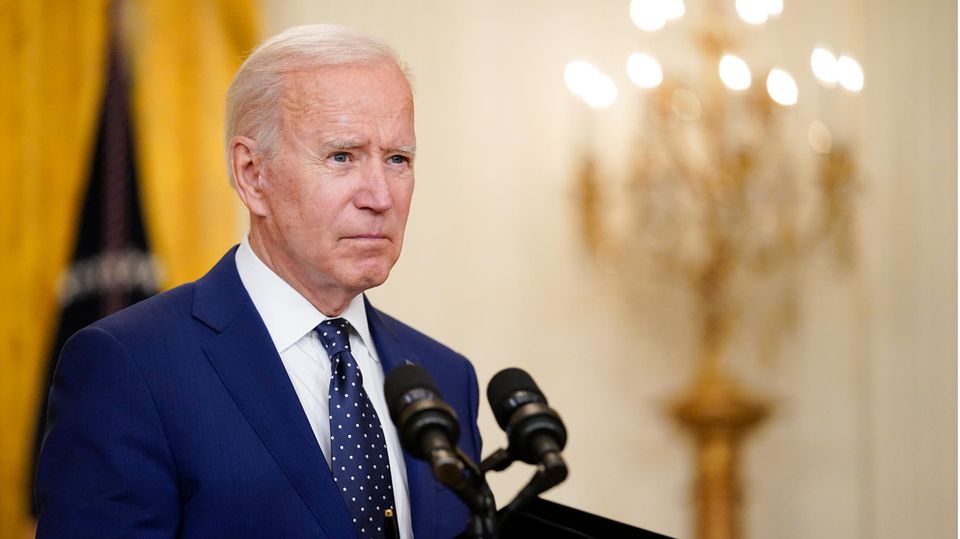 USA, Washington: Joe Biden, Präsident der USA, spricht im East Room des Weißen Hauses