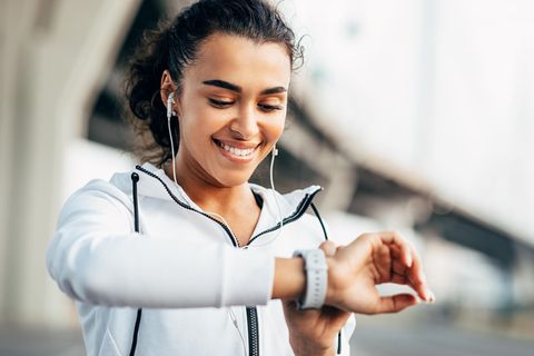 27 Fitnesstracker und Smartwatches verglich Warentest im aktuellen Test (Symbolbild)