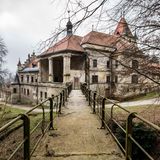 Schloss Wildhaus  Dieses verfallene Gebäude liegt bereits auf dem Gebiet des heutigen Sloweniens, am Rande des Dorfes Spodnji Slemen. Das häufig umgebaute Anwesen – jetzt im Stil des romantischen Historismus um 1900 – diente zuletzt als Altersheim. Seit 1989 ist das Schloss unbewohnt, kein Käufer hat sich bisher gefunden.
