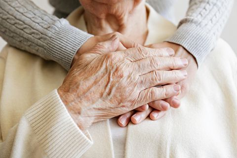 Die Pandemie bedeutet für viele ältere Menschen vor allem eins: Einsamkeit.
