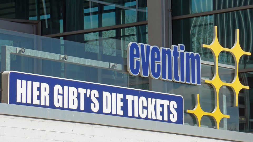 Die Verbraucherzentrale NRW klagt gegen die Geschäftspraktiken des Tickethändlers Eventim.