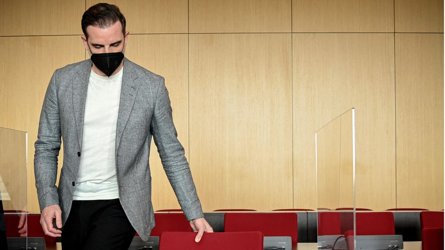 Ex-Fußballnationalspieler im Düsseldorfer Amtsgericht