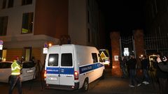 Polizeifahrzeug am Tatort in Potsdam