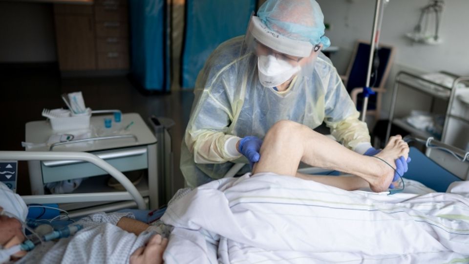 Weitgehende Genesung: "Prognose ist sehr, sehr positiv": Studie macht Long-Covid-Patienten Hoffnung Weitgehende Genesung: "Prognose ist sehr, sehr positiv": Studie macht Long-Covid-Patienten Hoffnung