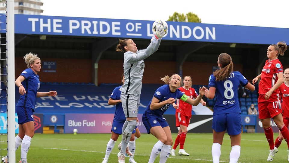 Spielszene aus dem Champions-League-Halbfinale der Frauen zwischen Chelsea und dem FC Bayern Spielszene aus dem Champions-League-Halbfinale der Frauen zwischen Chelsea und dem FC Bayern