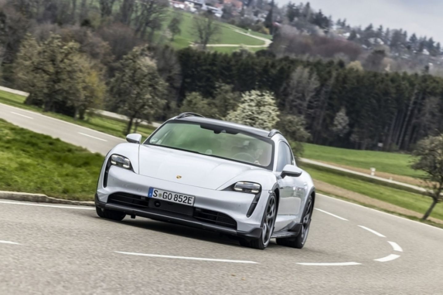 Porsche Taycan Cross Turismo