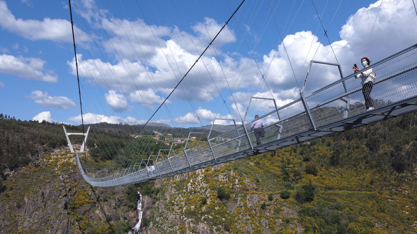 Die Brücke ist nicht kostenlos passierbar: Die Maut beträgt 12 Euro für Erwachsene.