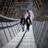 Der Weg ist 1,2 Meter breit. So können sich Wanderer auch in beiden Richtungen problemlos begegnen.