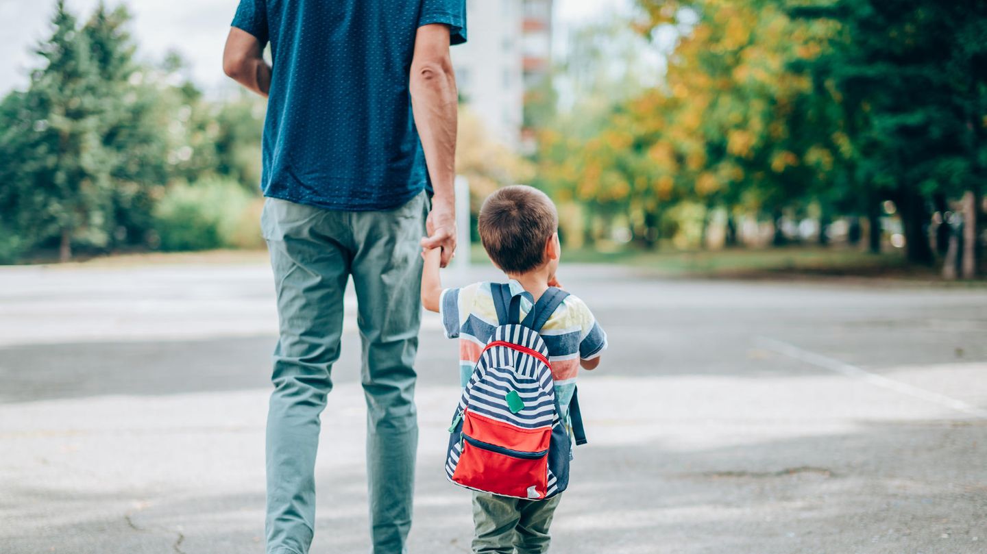 Familie Trapp aus Bonn fällt durch alle Lücken im Kita-System. Durch unglückliche Fügungen steht ihr kein Bonus zu.