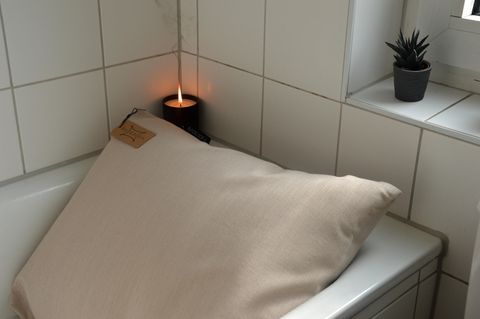 Das Badesofa aus DHDL in der Badewanne