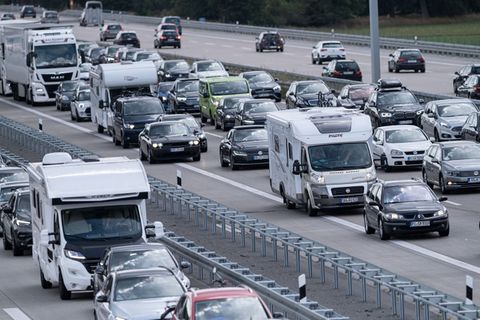 Dichter Verkehr auf der Autobahn.