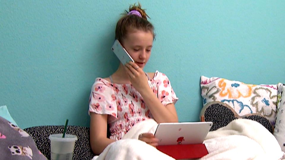 Experten warnen: Durch Corona hat die Mediennutzungszeit bei Kindern extrem zugenommen.