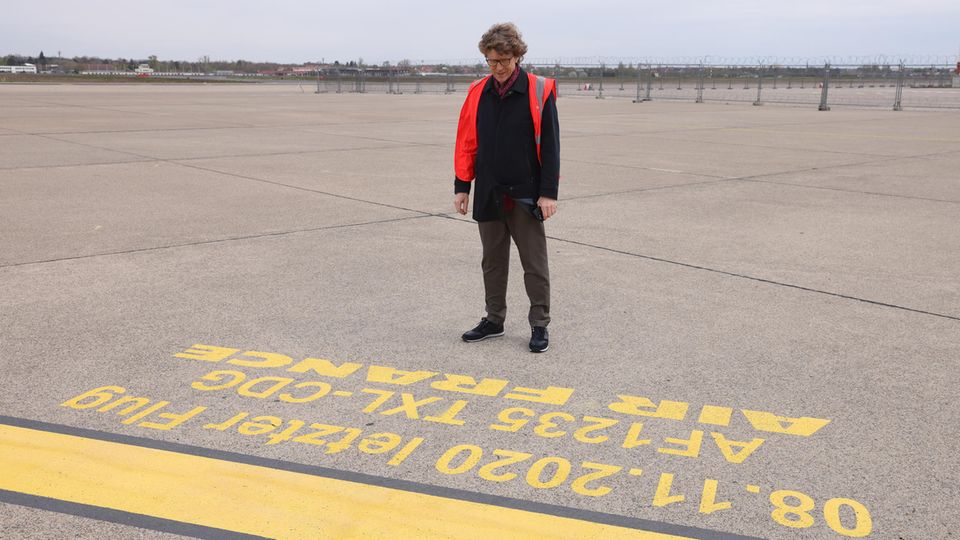 Berliner Flughäfen: Flughafenchef Engelbert Lütke Daldrup beim Abschiedsbesuch in Tegel Flughafenchef Engelbert Lütke Daldrup beim Abschiedsbesuch in Tegel