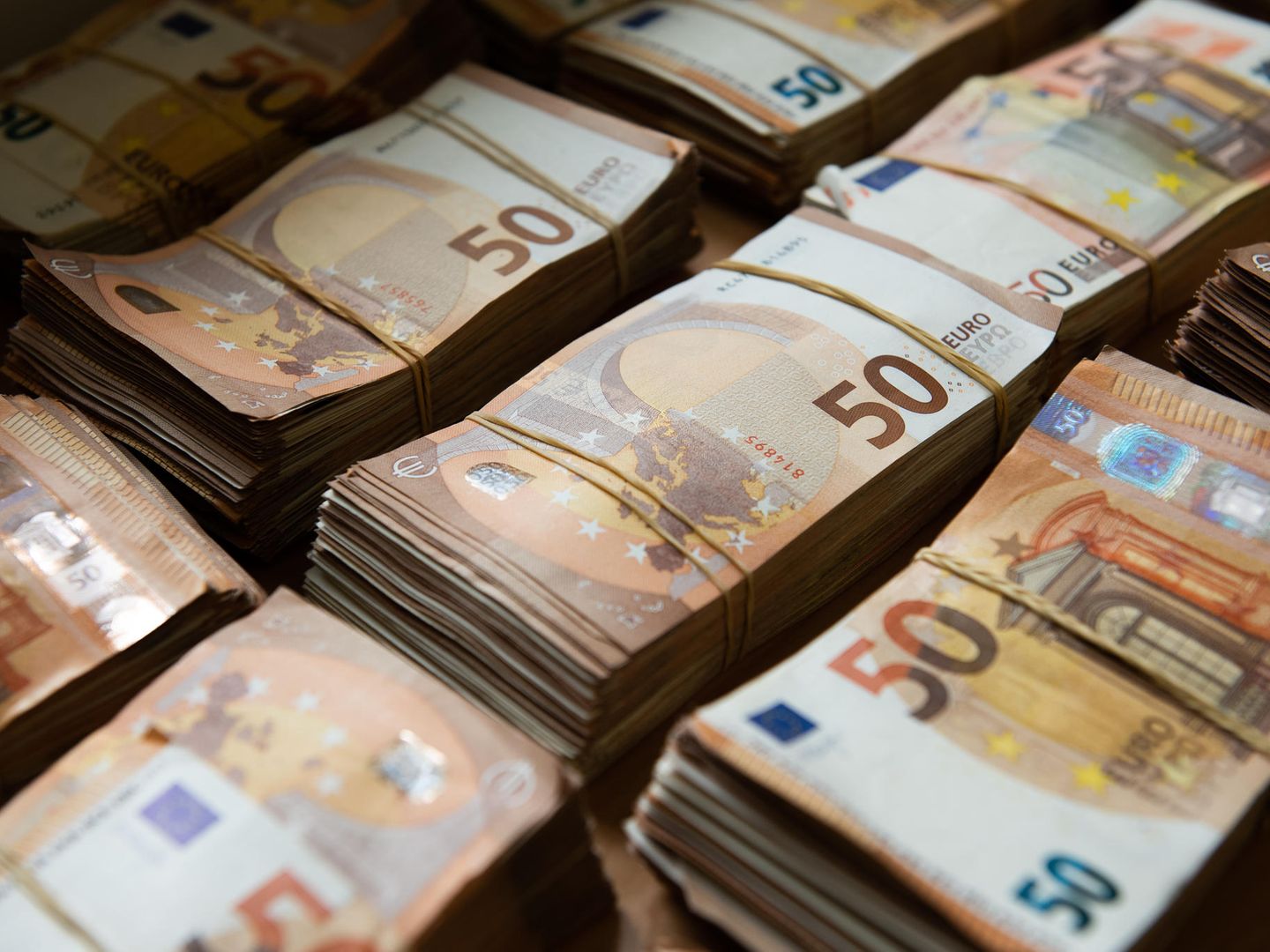Obergrenze von 10.000 Euro: Das steckt hinter der Bargeld-Bremse 