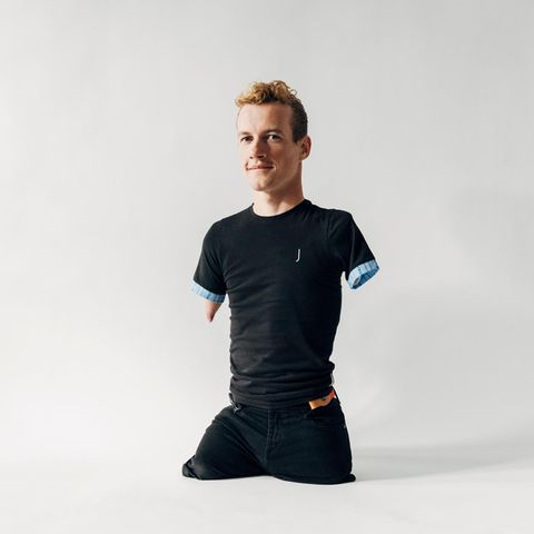 Janis McDavid wirkt immer entspannt. Trotzdem legt er Wert auf coole Kleidung und eine perfekte Frisur
