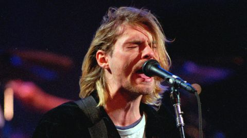 Kurt Cobain, Sänger der US-amerikanischen Kult-Rockband Nirvana, im Dezember 1993 bei einem Auftritt in Seattle