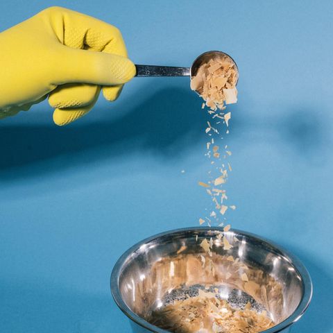 Reinigungsmittel werden abgefüllt