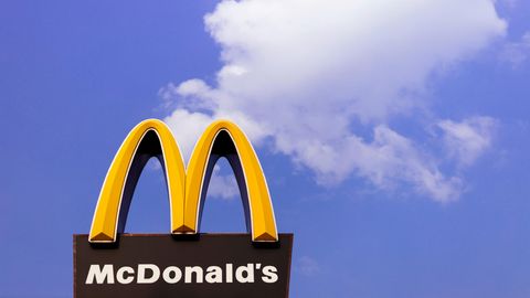 Der Spargel-Burger bei McDonald's trifft auf gespaltene Meinung in den sozialen Medien.