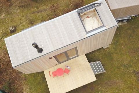 Trend-Ferienhäuser: Urlaub im Tiny House boomt – so lebt es sich in der Mini-Unterkunft