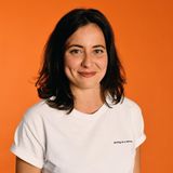 Kati, 29, aus Berlin  "In LGBTQ+ steckt nicht nur das G für Gay, sondern auch das L für Lesbian. Die homosexuellen Männer haben den ersten Schritt getan und ich bin froh darüber, dass wir homosexuellen Frauen den zweiten Schritt tun dürfen in Richtung Gleichheit und Freiheit."