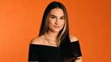 Lou, 21, aus Saarbrücken  "Ich möchte das Format 'Princess Charming' unterstützen, um zu zeigen, dass auch sehr feminine Frauen Teil unserer Community sind und hoffe natürlich, hier meine große Liebe zu finden."