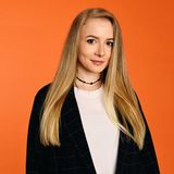 Sarina, 27, aus Stolberg  "Wir werden den Zuschauer:innen bei 'Princess Charming' zeigen können, dass wir auch nur normale Menschen sind und keine 'Mannsweiber' oder 'Sexobjekte'!"