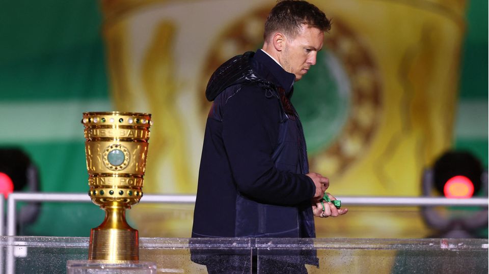 Nagelsmann und der Pokal Nagelsmann und der Pokal