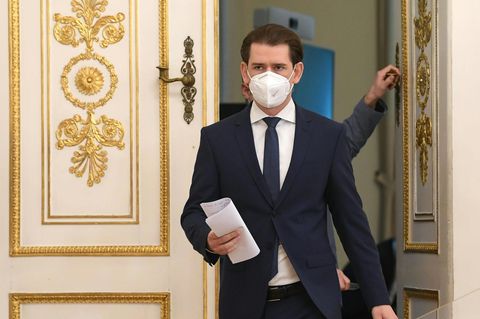 Sebastian Kurz will im Amt bleiben, obwohl die Staatsanwaltschaft gegen den österreichischen Kanzler ermittelt.