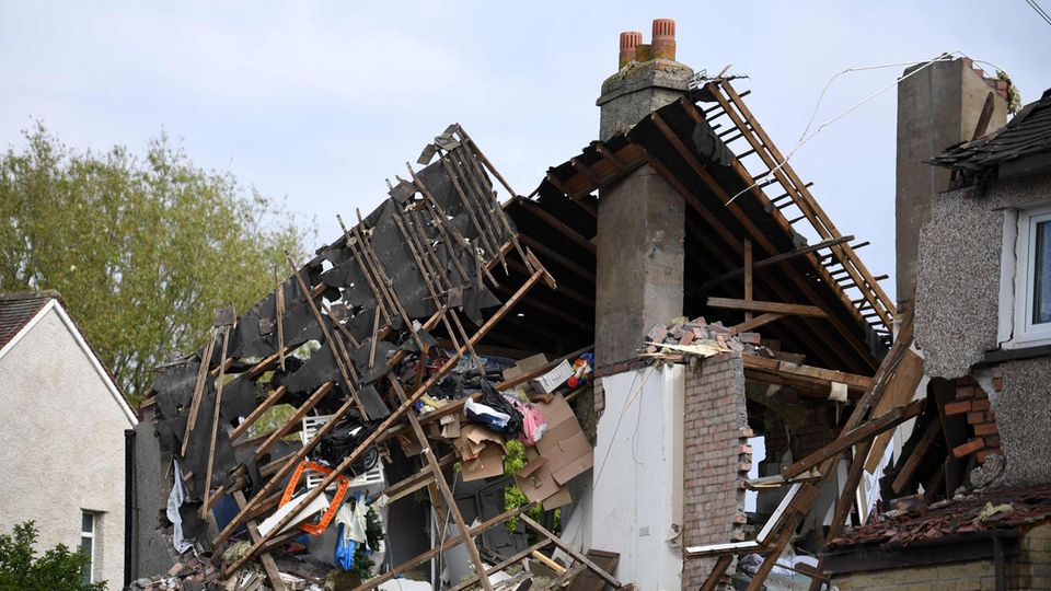 Die Überreste eines Hauses sind nach einer Gasexplosion in der Stadt Heysham im Nordwesten Englands zu sehen