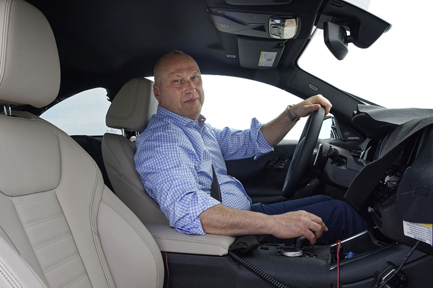 Typisches BMW Cockpit, nur die Seitzposition ist noch etwas zu hoch