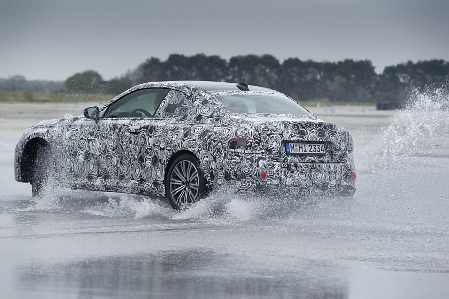 BMW 230i: Heckantrieb plus 180 kW / 245 PS ergeben Spaß!