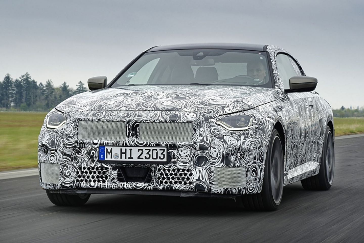 Der BMW 2er steht stämmiger da