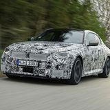 Unter der Tarnfolie sind die breiteren Radhäuser zu erkennen