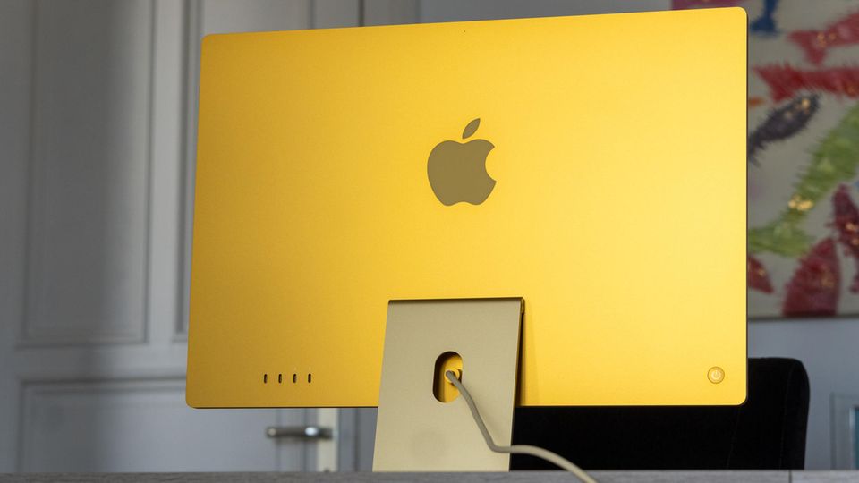 Die Rückseite des iMac ist in knalligen Farbtönen gestaltet