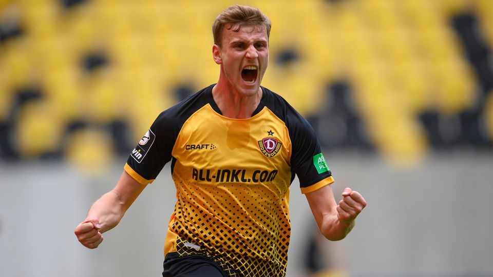 Dresdens Christoph Daferner jubelt nach seinem Tor zum 1:0 gegen Türkgücü München – die SG Dynamo hat am Wochenende den Aufstieg in die 2. Bundesliga perfekt gemacht