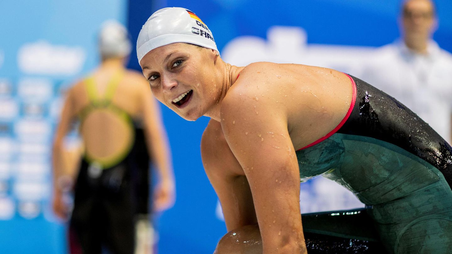 Swimmer Lisa Graf