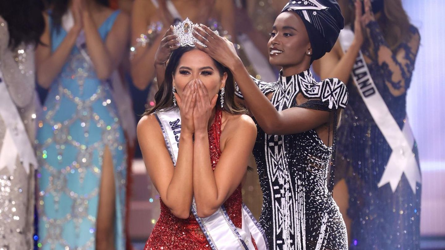 Eine glückliche Miss Universe: die 26-jährige Mexikanerin Andrea Meza bekommt bei dem Schönheitswettbewerb in Florida die Krone aufgesetzt.