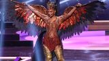 Eine Aufgabe lautete auch, in traditionell angehauchten Kostümen vor die Jury zu treten. Darunter verstand jede Teilnehmerin etwas anderes. Miss Universe USA Asya Branch entschied sich für ein Flügelkostüm - und wollte damit wohl an einen Adler erinnern.