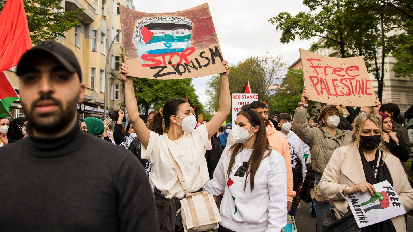 Die arabischen Protestierer erinnern am Al Nakba-Tag an die große Katastrophe der Vertreibung