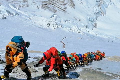 Trotzdem Pandemie erklimmen dieses Jahr so viele Bergsteiger wie noch den Mount Everest.