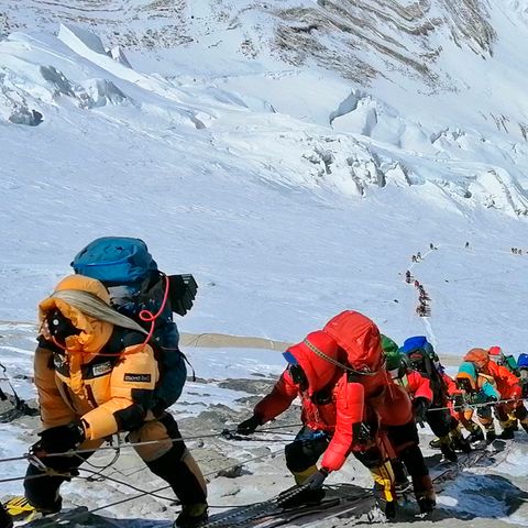 Trotzdem Pandemie erklimmen dieses Jahr so viele Bergsteiger wie noch den Mount Everest.