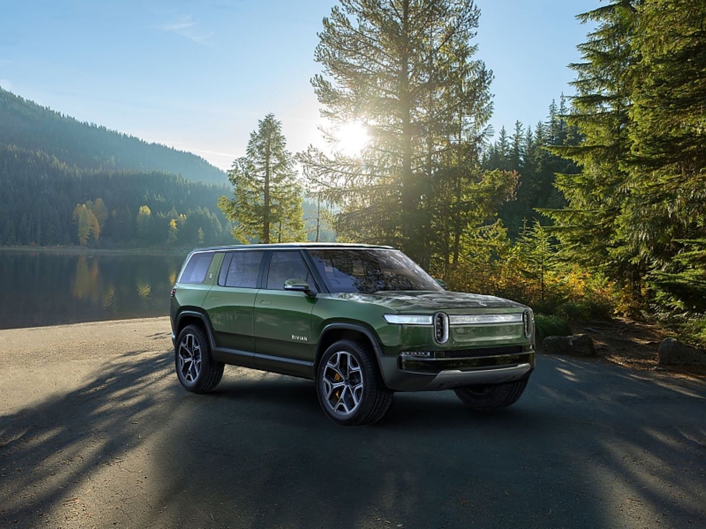 Rivian R1S