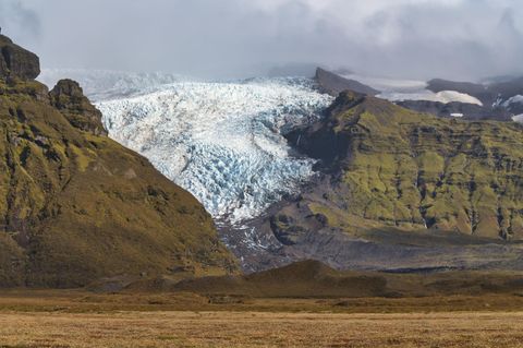 Der Vatnajökull auf Island ist der größte Gletscher Europas. Er verliert wie die meisten Gletscher der Erde seit einigen Jahren enorm an Größe.