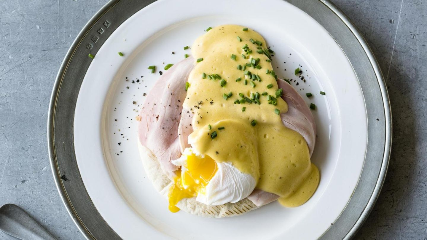 Voila: Eggs Benedict