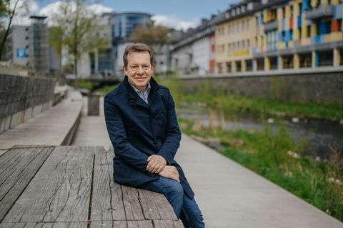 Bürgermeister Steffen Mues, 56, setzte die Umbaupläne auch gegen Widerstände durch